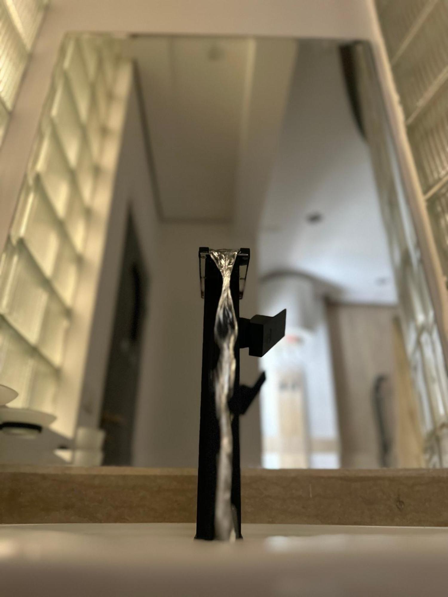 Modern 1-Bedroom Apartment In Zamalek Visits Allowed ไคโร ภายนอก รูปภาพ