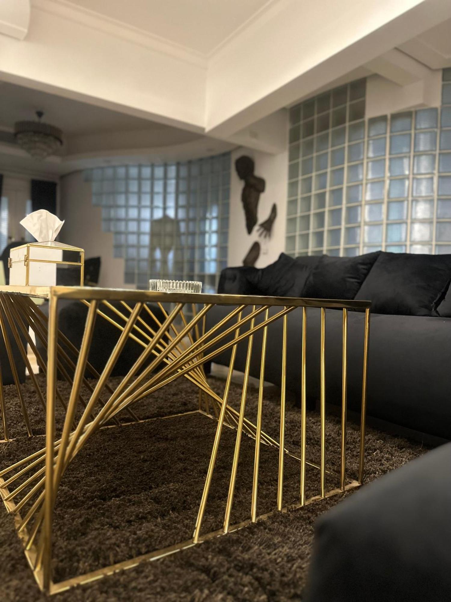 Modern 1-Bedroom Apartment In Zamalek Visits Allowed ไคโร ภายนอก รูปภาพ
